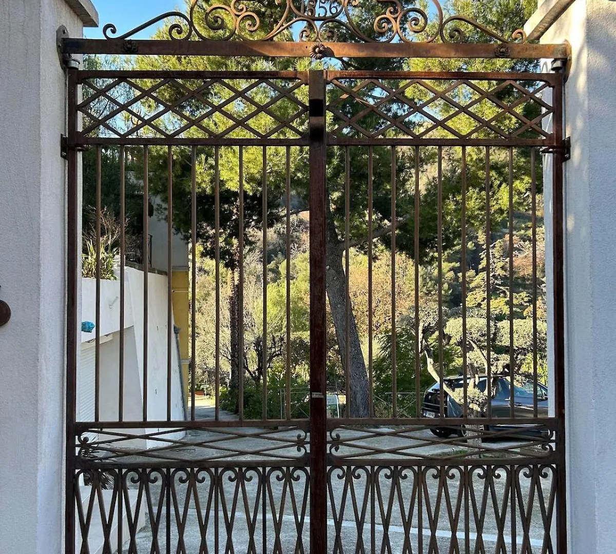 Maison Nicoise, Jardin, Piscine, Parking Double 尼斯